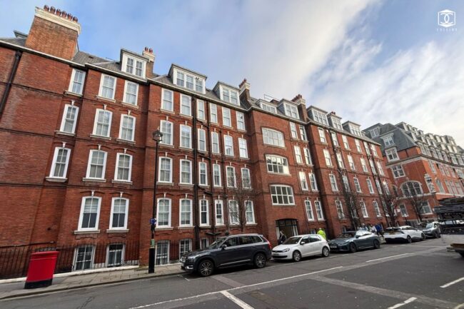 20-46 Westminster Mansions